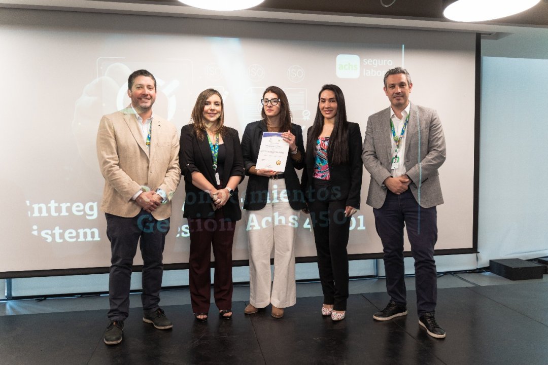 /cmp-se-convierte-en-la-primera-empresa-minera-en-recibir-la-certificacion