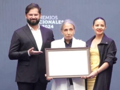 Elvira Hernández recibe premio nacionales 2024
