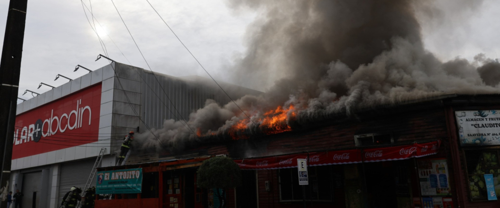 Incendio en el centro de Cañete