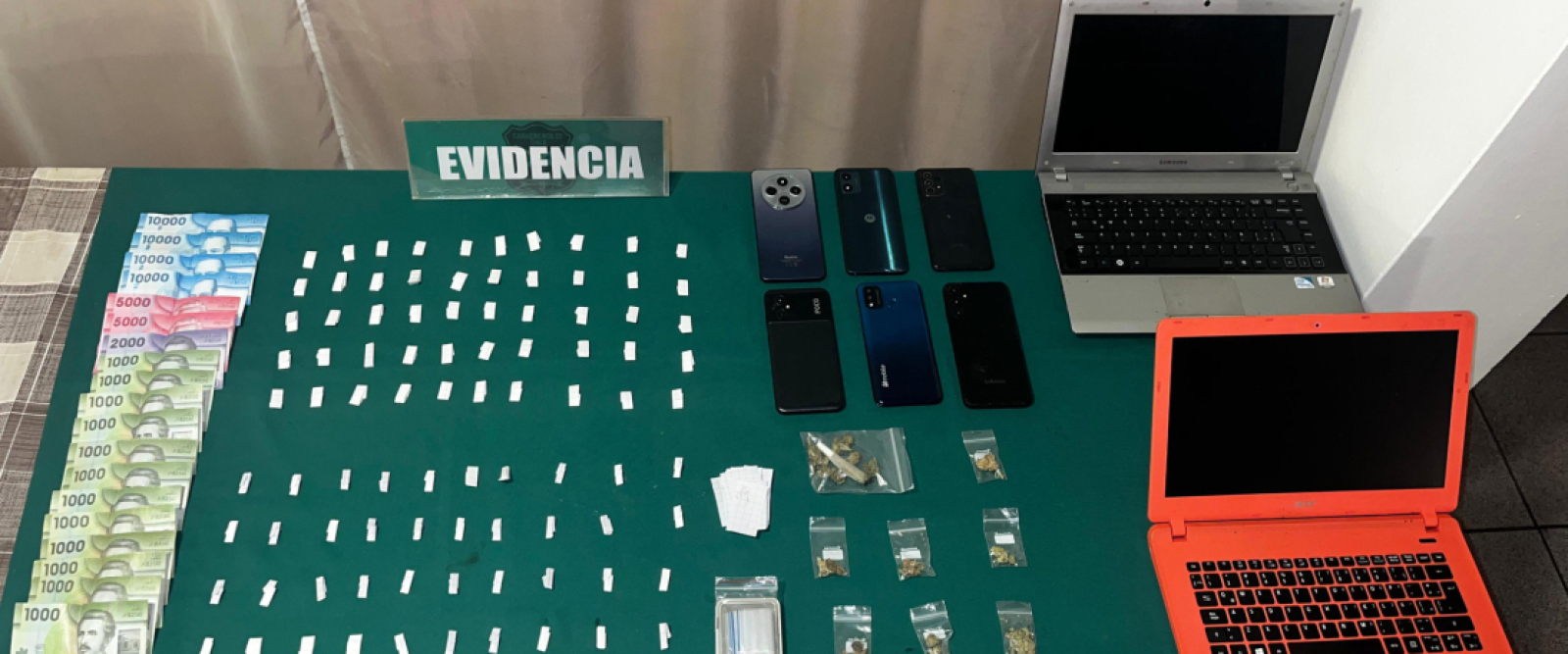 Carabineros de Lebu detiene a dos mujeres por infracción a la Ley de Armas y Drogas