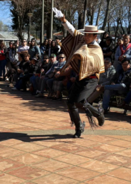 Arauco celebró el tradicional Esquinazo a la Patria en la Plaza de Armas