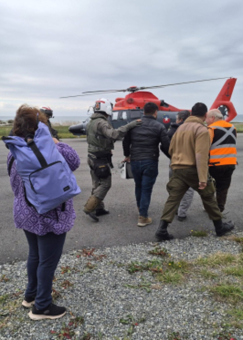 Evacuación médica de urgencia desde Isla Mocha permite traslado oportuno de paciente grave a Lebu