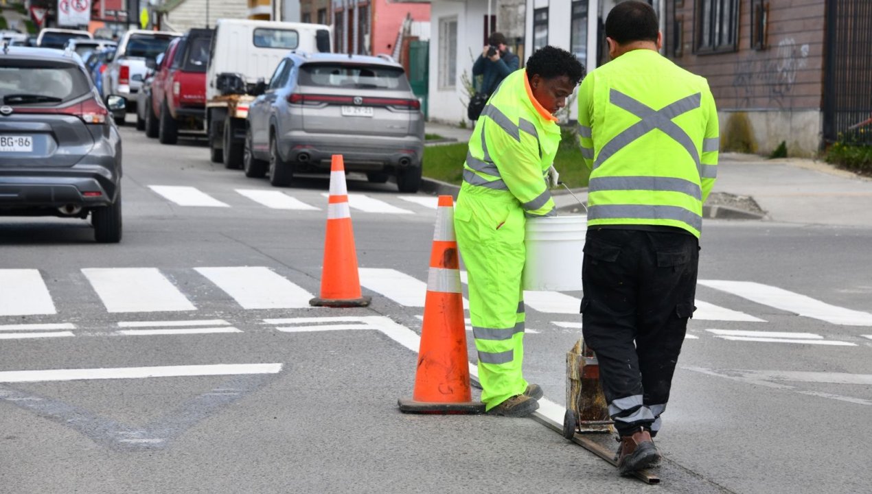 /patagonia/municipio-inicia-obras-de-demarcacion-de-cruces-peatonales-y-mejoramiento