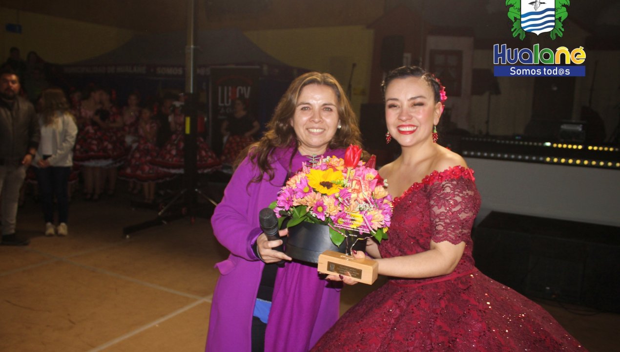 /academia-de-cueca-lucy-la-chilenita-celebro-sus-dos-anos-de-trayectoria-en