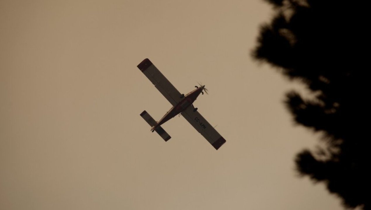 /regionales/region-del-maule/talca-avioneta-que-combatia-incendios-forestales-se-estrello-en-ruta-5-sur