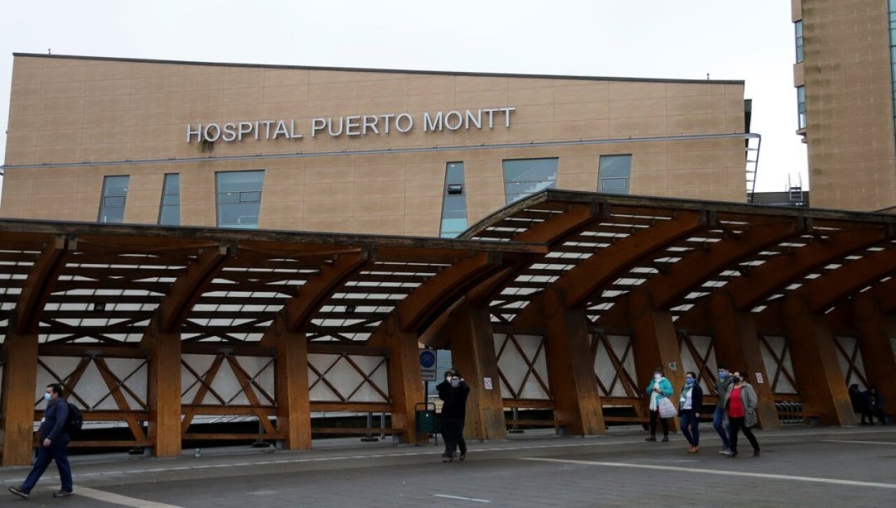 /regionales/region-de-los-lagos/sujeto-entro-ebrio-a-hospital-de-puerto-montt-y-agredio-a-su-pareja