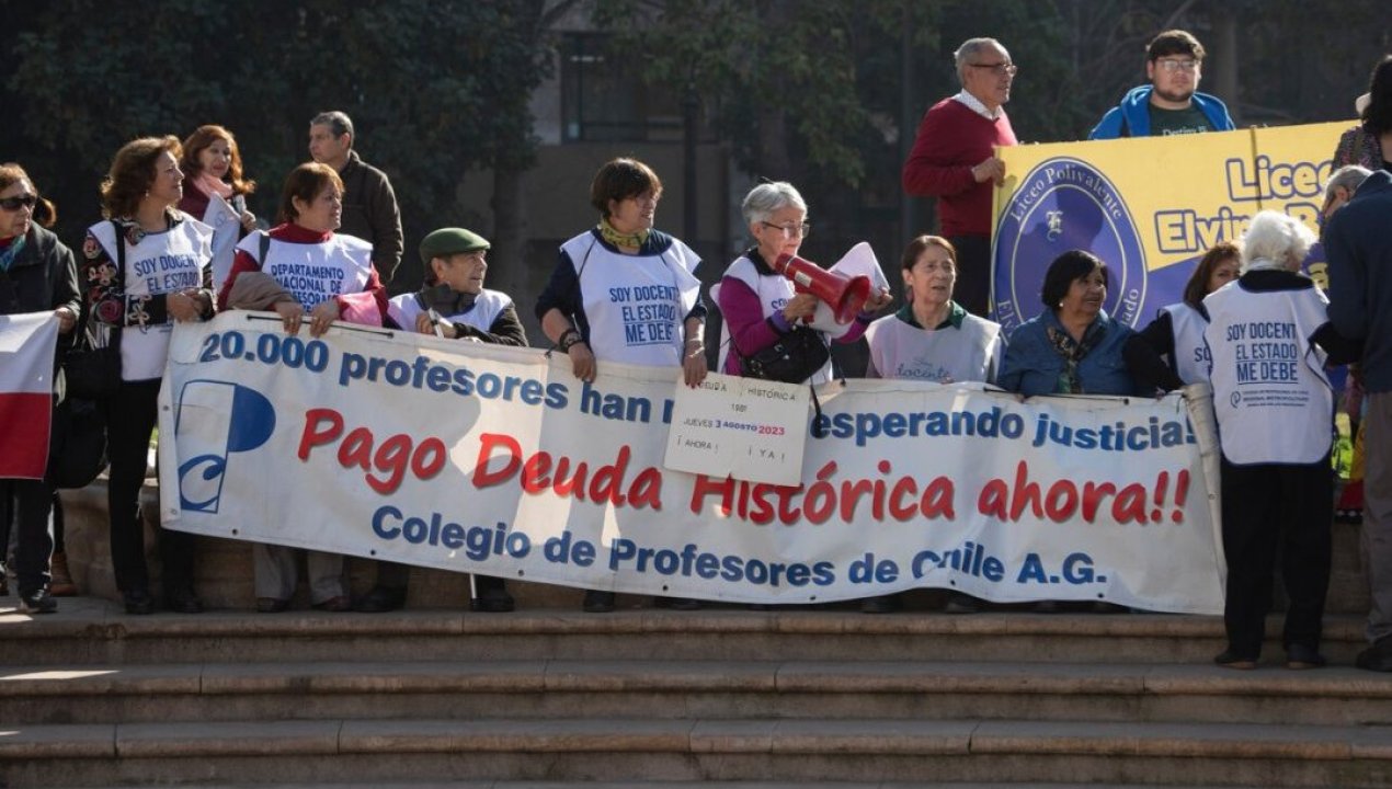 /actualidad/educacion/deuda-historica/despachan-a-ley-proyecto-que-salda-deuda-historica-de-profesores-y