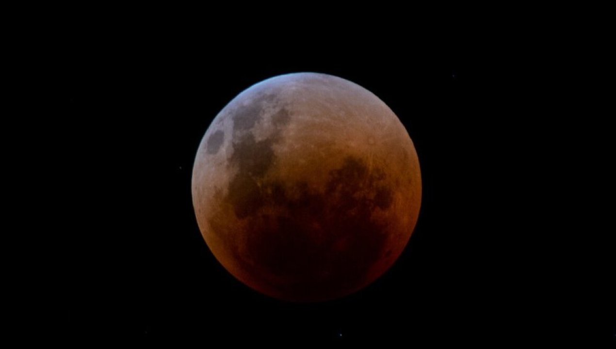 /tendencias/ciencia/astronomia/luna-de-sangre-en-marzo-chile-podra-ver-espectacular-eclipse-lunar-total