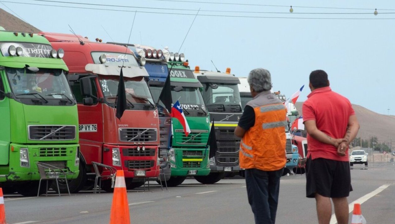 /regionales/region-de-la-araucania/gorbea-exhibicion-de-camiones-termino-en-carreras-clandestinas-en-la-ruta