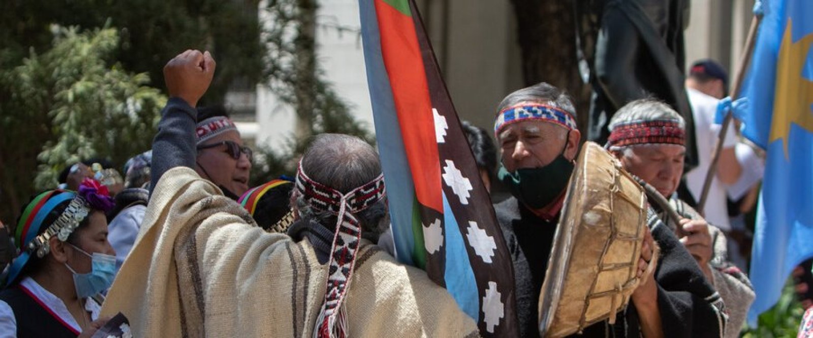 Parlamentarios piden modificar ley lafkenche tras conocerse financiamiento de Noruega a comunidades para frenar salmoneras en Chile