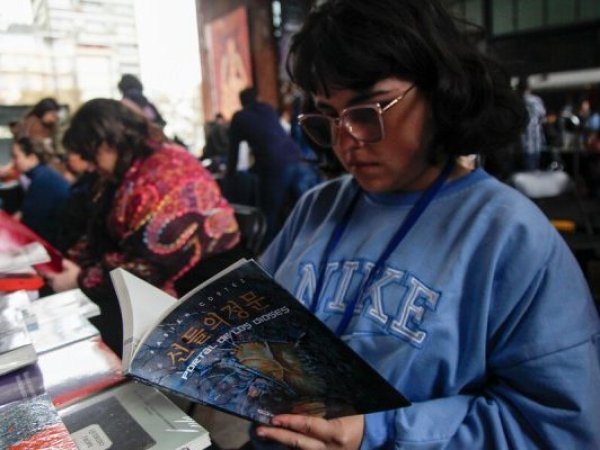 La lectura como medicina: Cómo el hábito de leer fortalece el cerebro en cada etapa de la vida