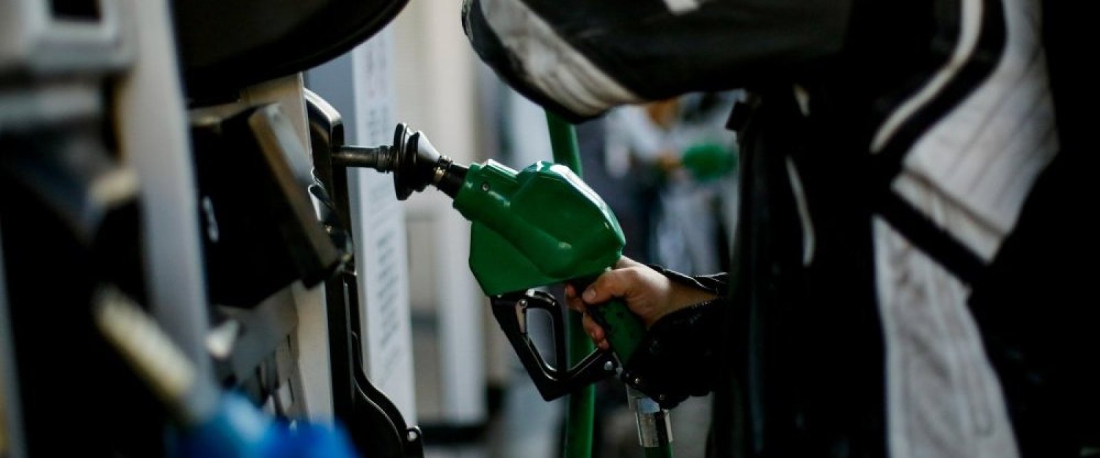 ENAP confirma proyecciones: Combustibles aumentarán hasta 91,5 pesos por litro
