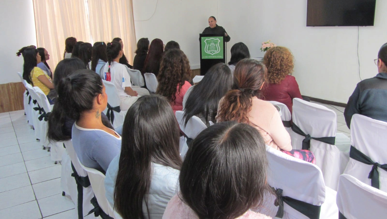/antofagasta/certifican-a-mujeres-privadas-de-libertad-en-derechos-sexuales-y